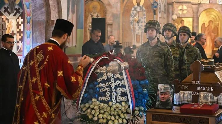 Thousands turn out in Serbia for funeral of 'Butcher of Bosnia' Ratko Mladić