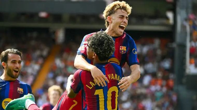 Lopez stars as Barcelona put five past Valencia